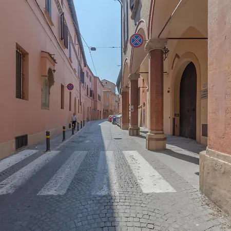 Guesthost - Dreaming *