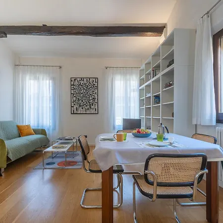 Guesthost - Dreaming Lejlighed Bologna